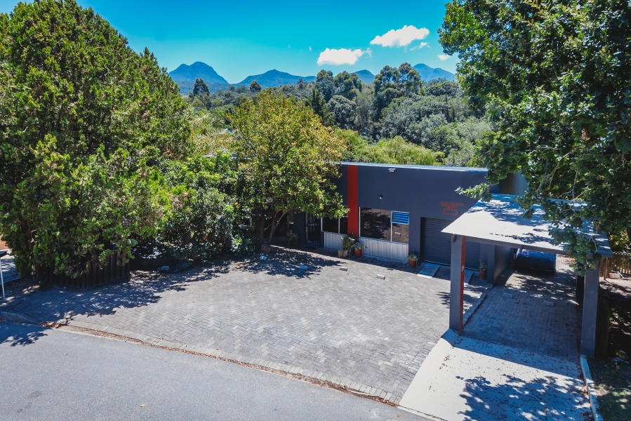 4 Bedroom Property for Sale in Denver Park Western Cape